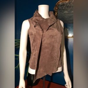 BCBGMaxAzaria Asymmetrical Zippered Taupe Waterfall Faux Suede Vest Size Small
